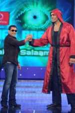 Salman Khan with WWE Superstar The Great Khali in Bigg Boss 4 (2).JPG